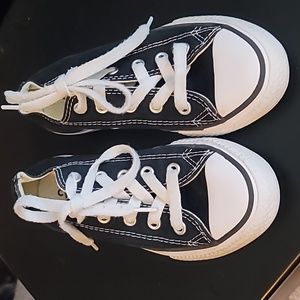 Converse Boy's Shoe's Youth size 11 Black